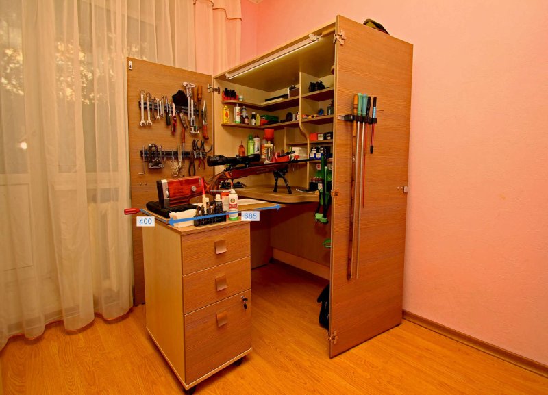 Шкаф в мастерскую