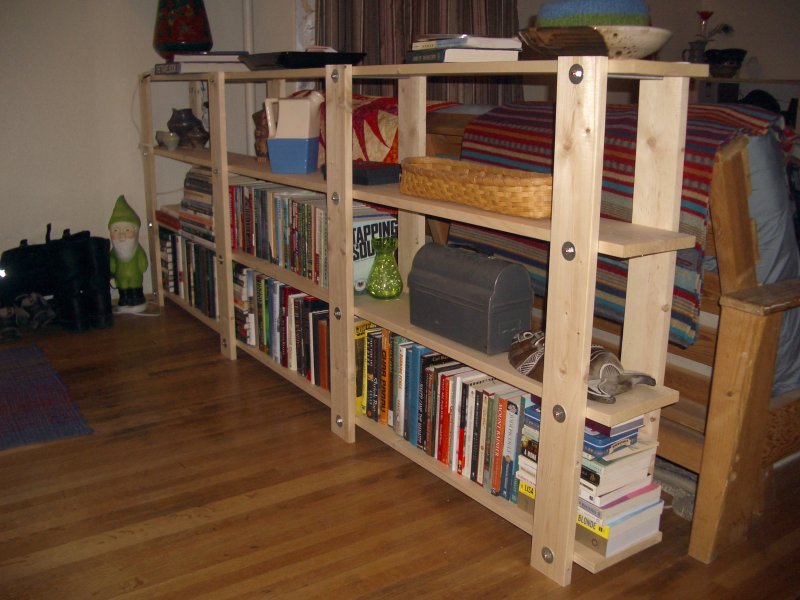 Самодельные книжные стеллажи
