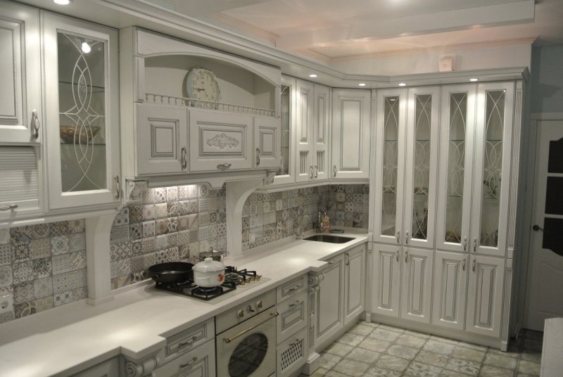Кухня классика с патиной серебро