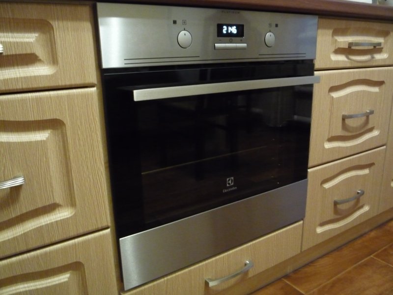 Духовой шкаф Electrolux EOB 93410