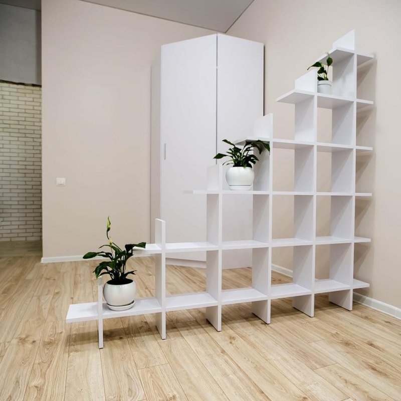 Стеллаж Billy ikea под лестницей