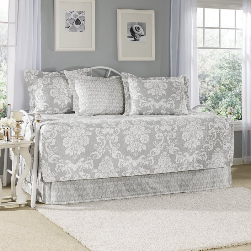 Кровать Laura Ashley