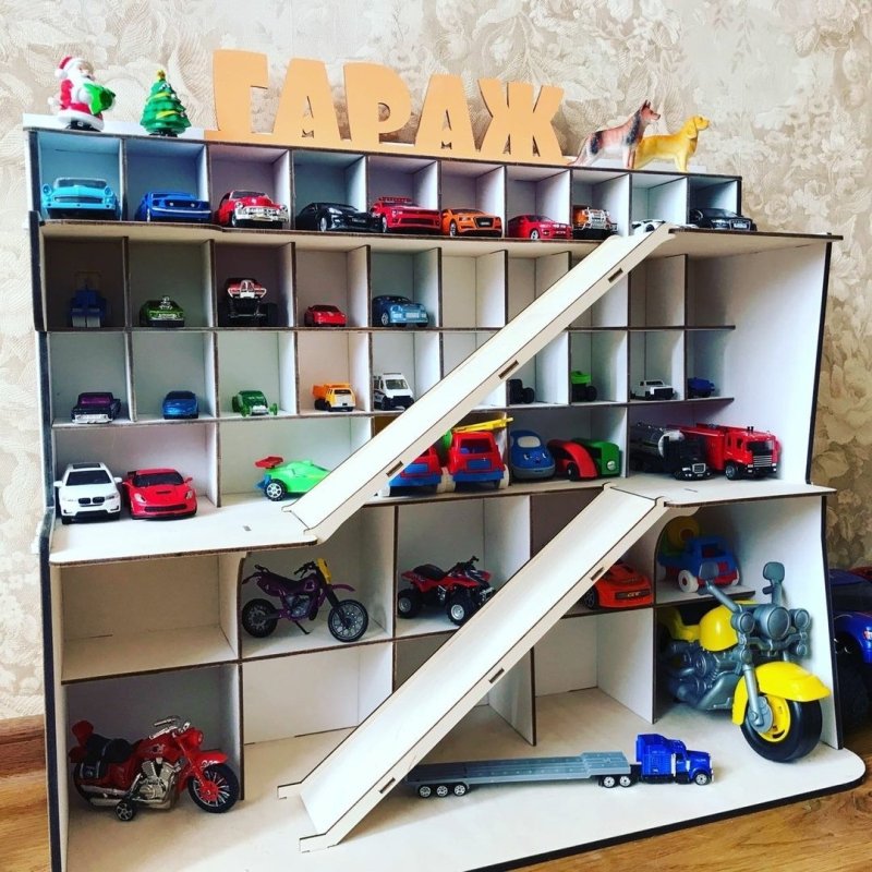 Гараж с машинками