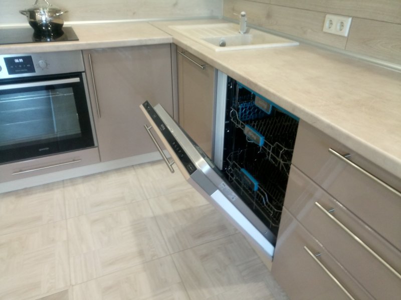 Плинтус для кухонного гарнитура