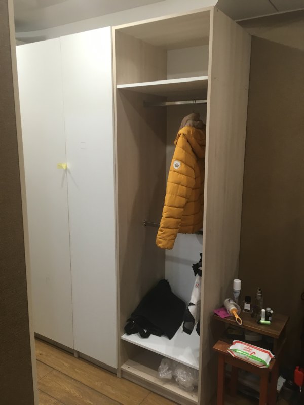 Холодильник в прихожей