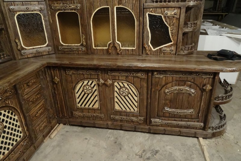 Резной кухонный гарнитур из дерева