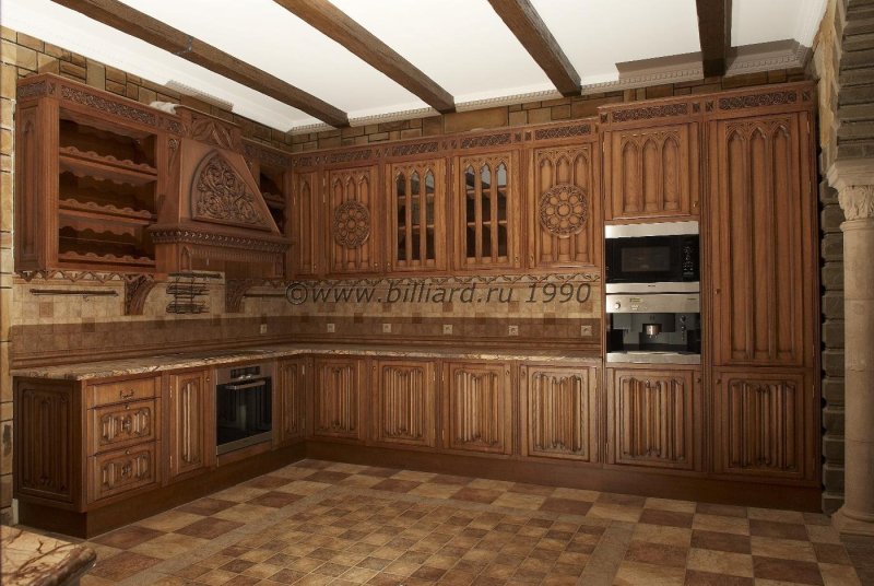 Резные кухонные гарнитуры из дерева