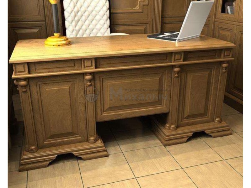 Стол в кабинет из массива