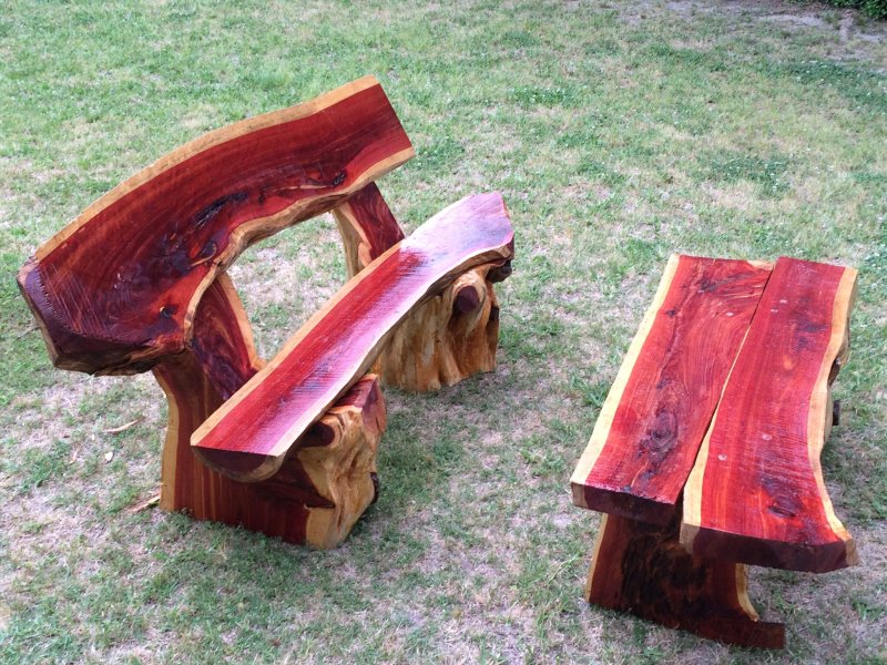Скамейки из цельного дерева