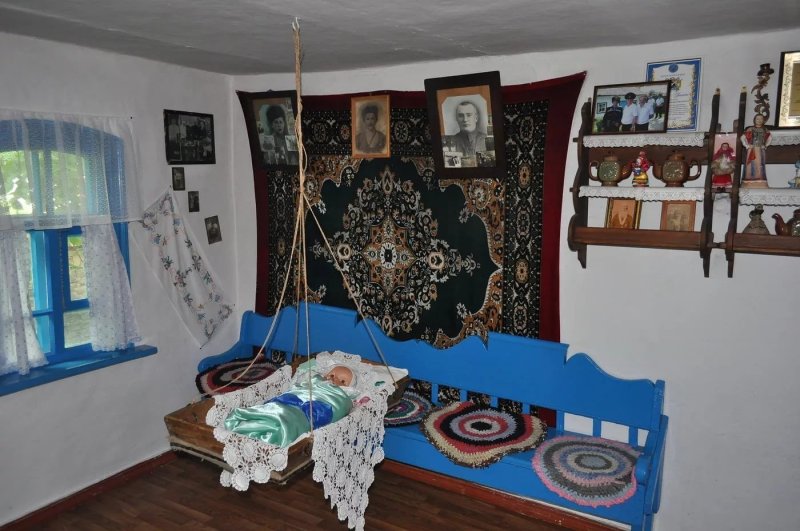 Сундуки старинные деревянные