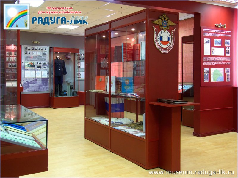 Витрины островные для музеев