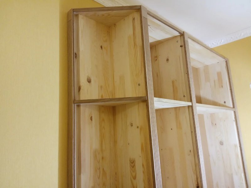 Шкаф купе из мебельного щита