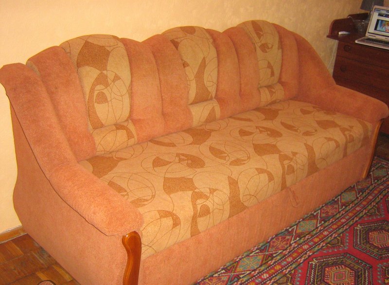 Старый диван