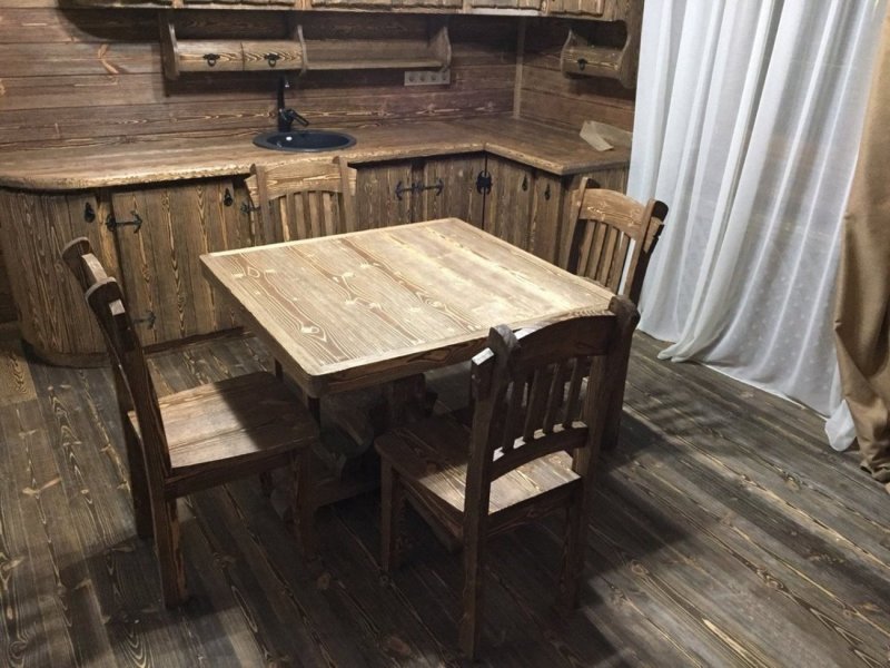 Состаренная мебель из массива сосны