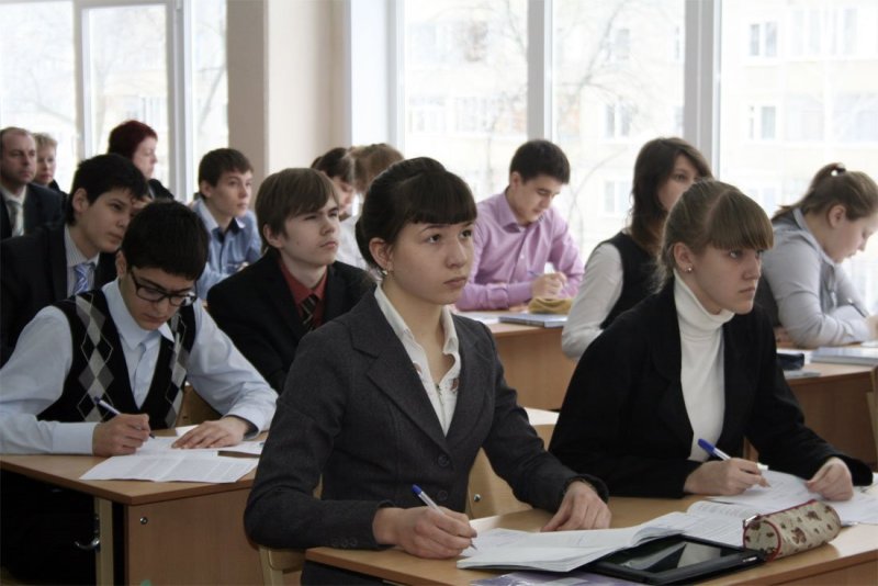 Ученик старшеклассник