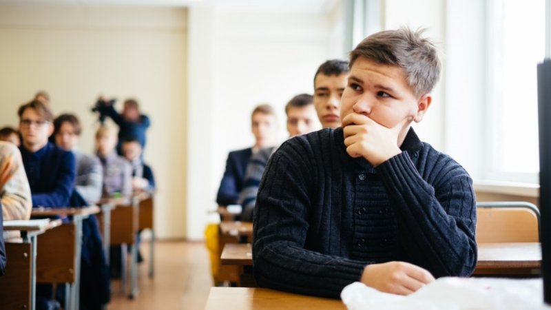 Ученик старшеклассник