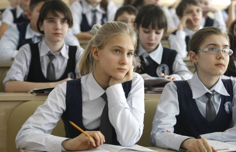 Ученица в школе