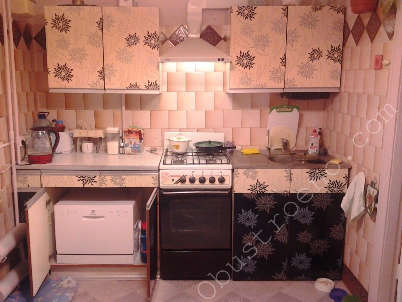 Кухонный гарнитур обклеить самоклейкой