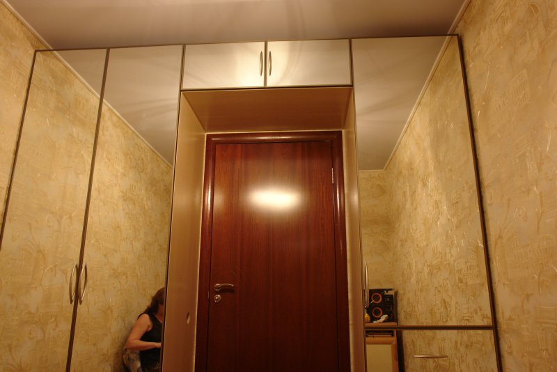 Антресоли в прихожей