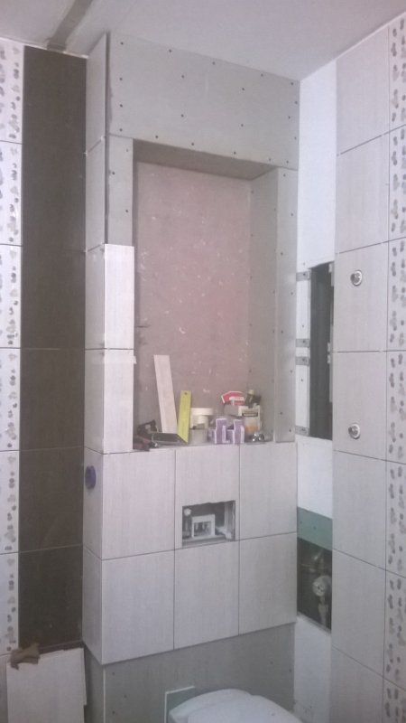 Шкаф в ванную над инсталляцией
