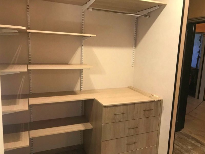 Стеллажи для гардеробной
