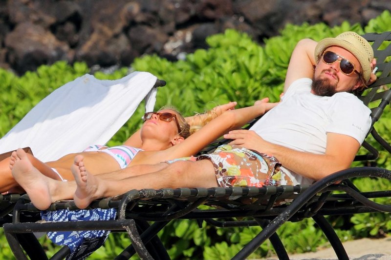 Danni - Alex Hart - lounging by the Pool - 68x