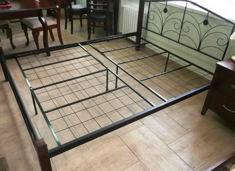 Кровать из профильной трубы лофт